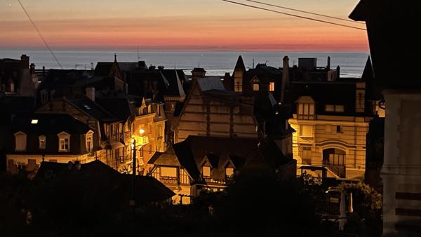 Trouville-sur-Mer (14360) STUDIO VUE MER EN VIAGER OCCUPE