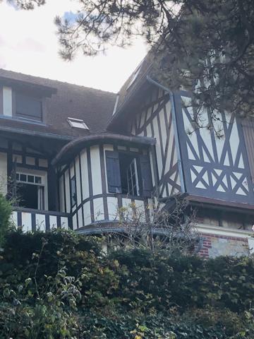 Trouville-sur-Mer (14360) STUDIO VUE MER EN VIAGER OCCUPE