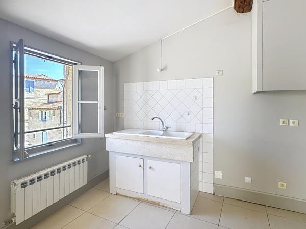 Appartement
         4 pièces
        - 91 m² Exclusivité 120 000 € *