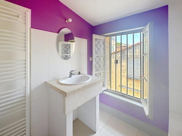 Appartement
         4 pièces
        - 91 m² Exclusivité 120 000 € *