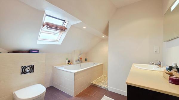 BOURGES MAISON 8 PIECES STUDIO INDEPENDANT JARDIN