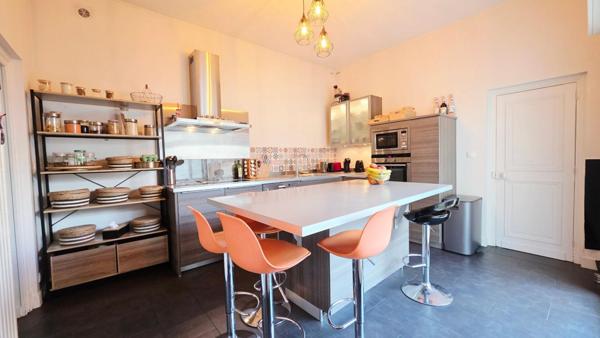 BOURGES MAISON 8 PIECES STUDIO INDEPENDANT JARDIN