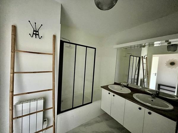 Appartement à louer 1 149 € CC Bègles 3 p 69 m² DPE C