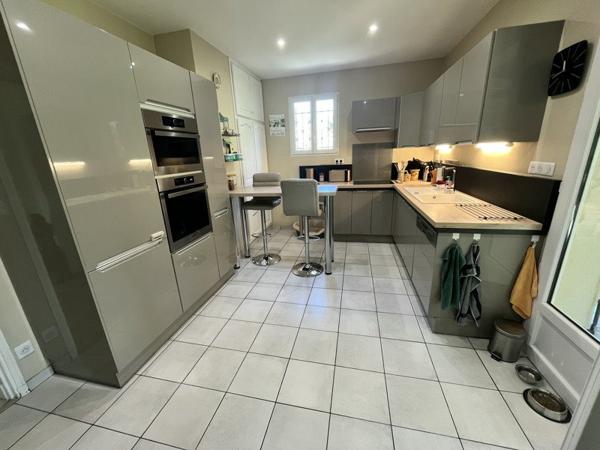 Maison à vendre |  Saint-Laurent-des-Hommes |  6 pièces | 143 m²