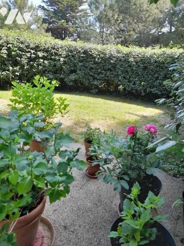 Dans un cadre verdoyant T2 de 42 m² avec jardinet privatif 