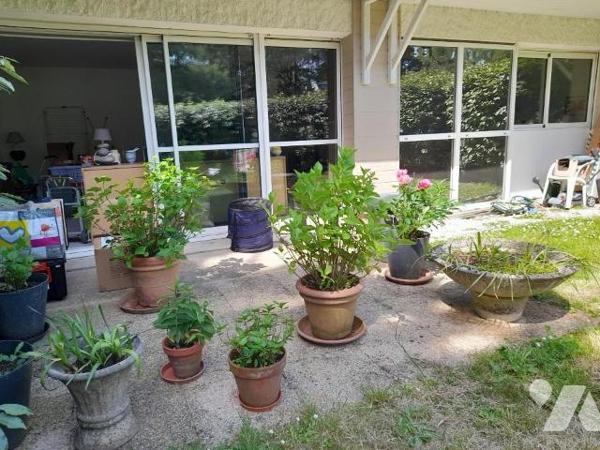 Dans un cadre verdoyant T2 de 42 m² avec jardinet privatif 