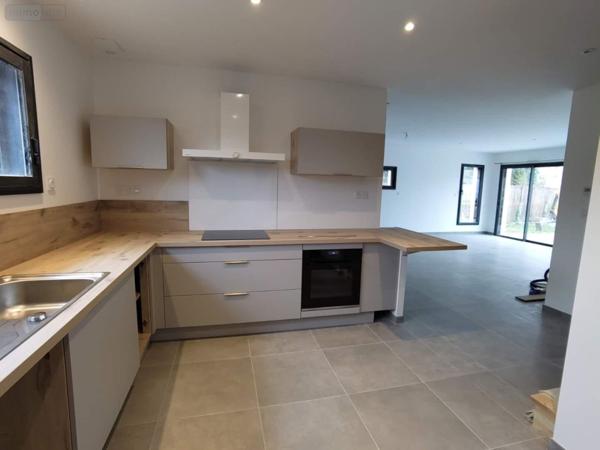 Maison à louer à Cesson-Sévigné en Ille-et-Vilaine (35510), ref : 097/2583   
LA MENOURIAIS