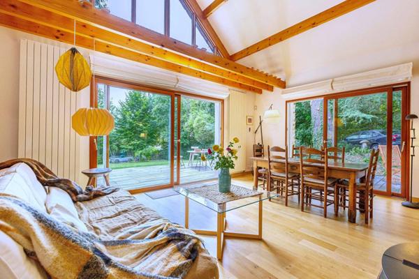 Lumière, lignes pures et sérénité – Une œuvre contemporaine signée nature