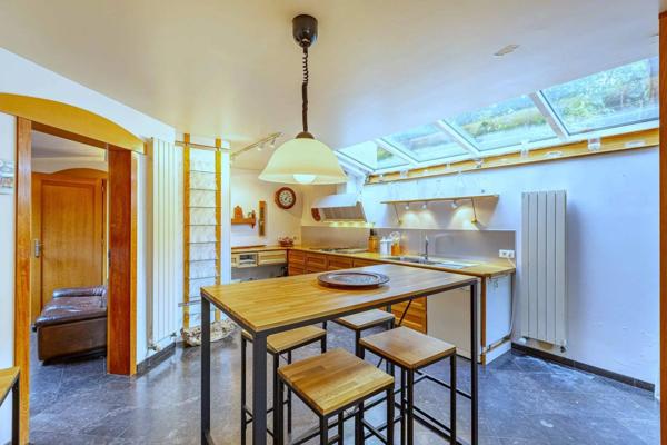 Lumière, lignes pures et sérénité – Une œuvre contemporaine signée nature