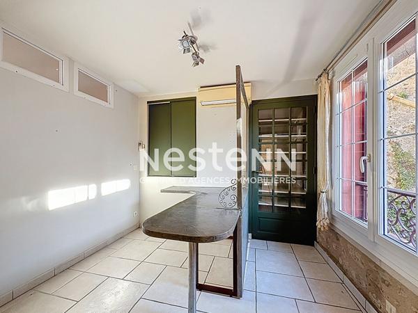 Maison en pierre rénovée avec T2 indépendant, suite parentale, terrasse, cour privative et garage ? Argelès-sur-Mer village