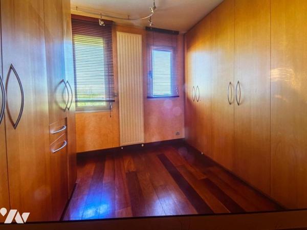 Maison d'habitation avec jardin attenant