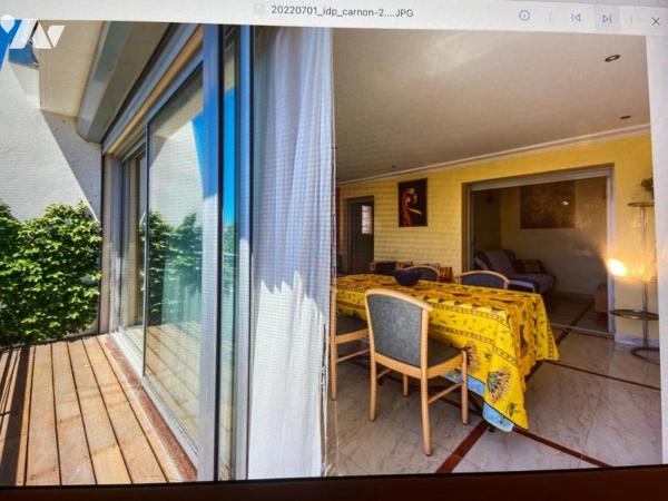 Maison d'habitation avec jardin attenant