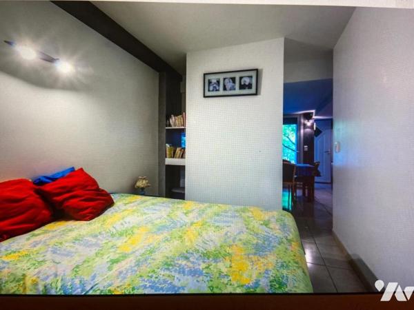 Maison d'habitation avec jardin attenant