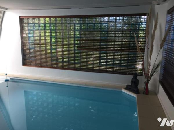 Maison d'habitation avec jardin attenant