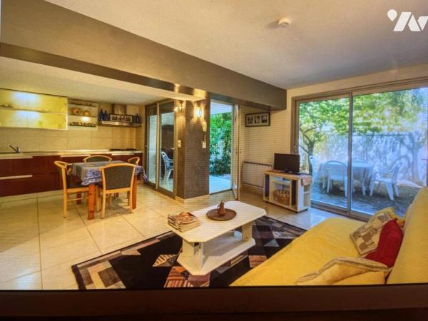 Maison d'habitation avec jardin attenant