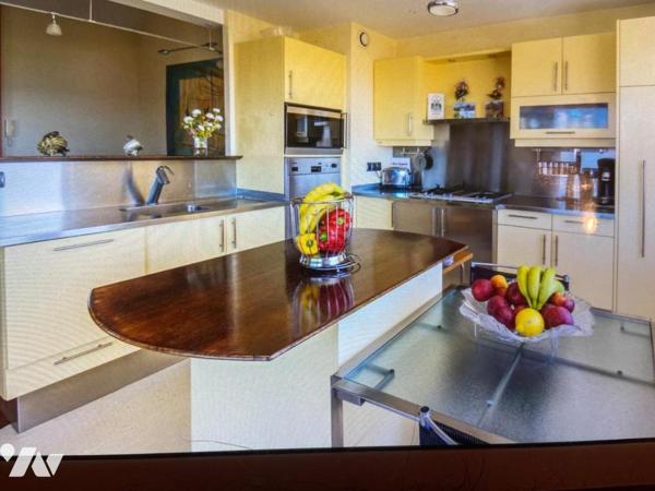 Maison d'habitation avec jardin attenant