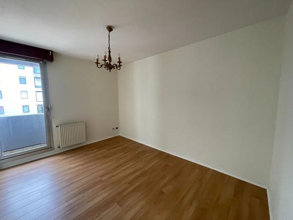 A LOUER APPARTEMENT T3 TRES BON ETAT BREST CENTRE VILLE 83 M2