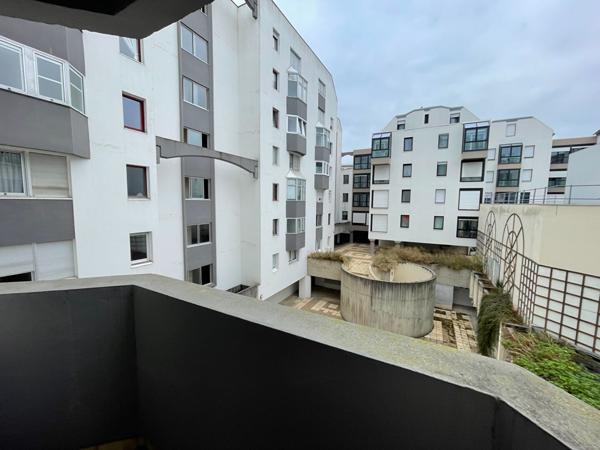 A LOUER APPARTEMENT T3 TRES BON ETAT BREST CENTRE VILLE 83 M2