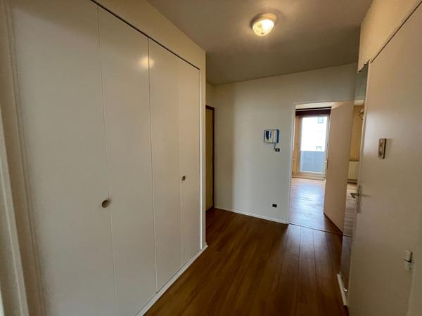 A LOUER APPARTEMENT T3 TRES BON ETAT BREST CENTRE VILLE 83 M2