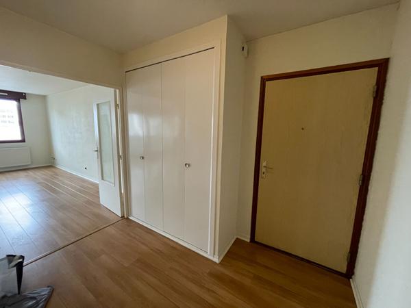 A LOUER APPARTEMENT T3 TRES BON ETAT BREST CENTRE VILLE 83 M2