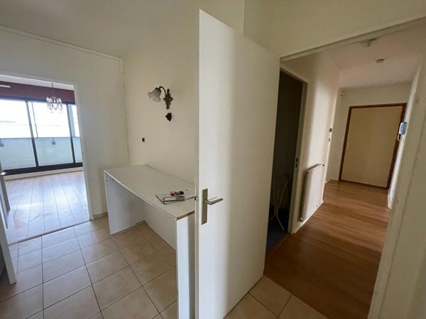 A LOUER APPARTEMENT T3 TRES BON ETAT BREST CENTRE VILLE 83 M2