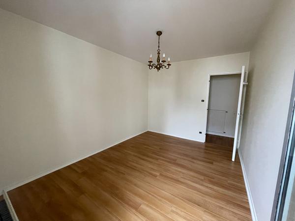 A LOUER APPARTEMENT T3 TRES BON ETAT BREST CENTRE VILLE 83 M2