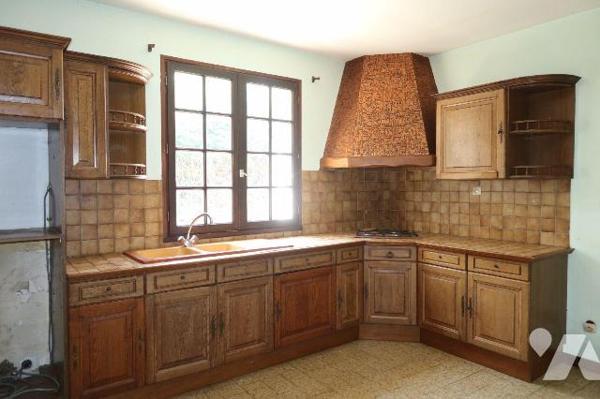 Plougastel-Daoulas, dans une impasse, cette maison offre un cadre de vie idéal pour une famille...