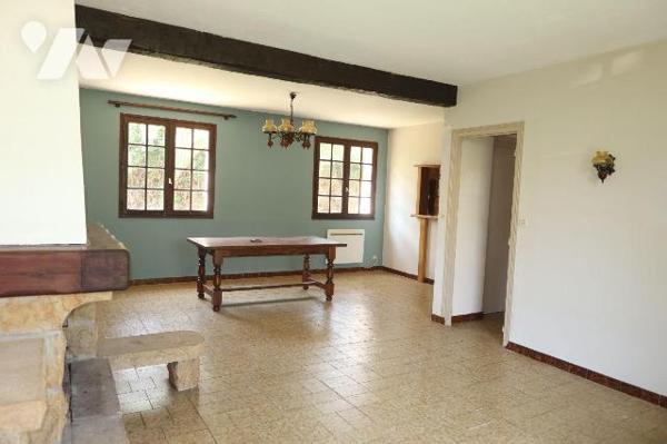 Plougastel-Daoulas, dans une impasse, cette maison offre un cadre de vie idéal pour une famille...