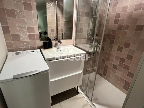 Appartement meublé Dans bel immeuble en Centre-ville