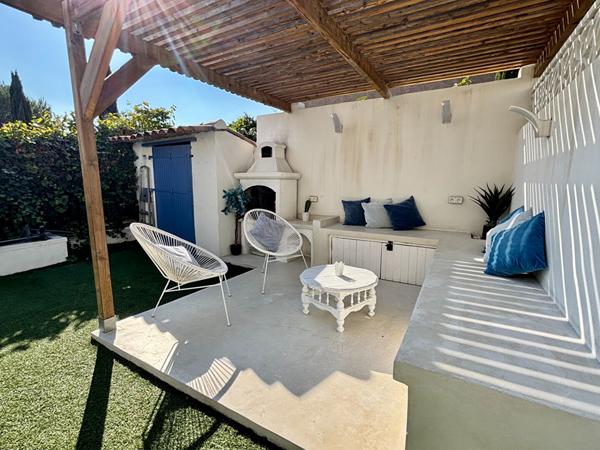 Maison de type 4 d'environ 100m² avec jardin et place de stationnement