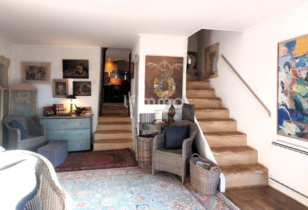 Maison en pierre de 97m² avec piscine sur un terrain de 1651m²