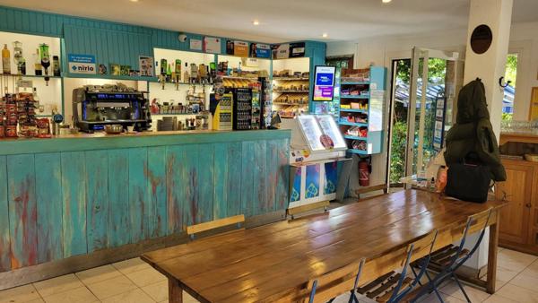 CHARMANT BAR/TABAC/RESTAURANT-ARRIERE PAYS NICOIS