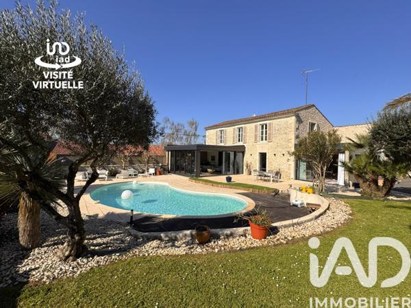 Maison à vendre 10 pièces 260 m² Fontenay-le-Comte