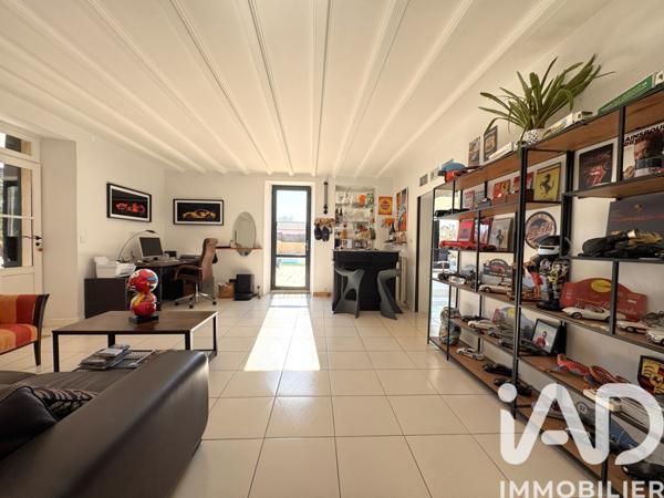 Maison à vendre 10 pièces 260 m² Fontenay-le-Comte