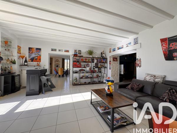 Maison à vendre 10 pièces 260 m² Fontenay-le-Comte