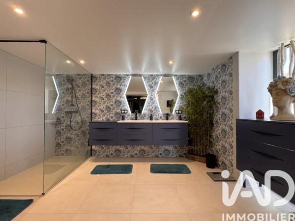 Maison à vendre 10 pièces 260 m² Fontenay-le-Comte