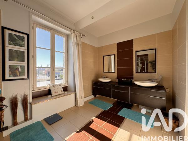 Maison à vendre 10 pièces 260 m² Fontenay-le-Comte