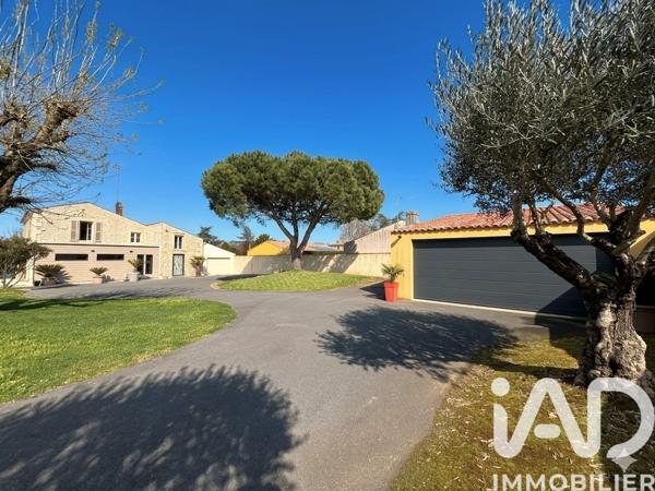 Maison à vendre 10 pièces 260 m² Fontenay-le-Comte