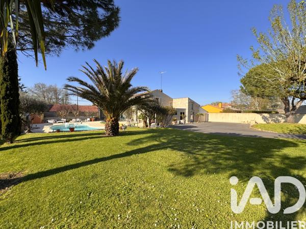 Maison à vendre 10 pièces 260 m² Fontenay-le-Comte