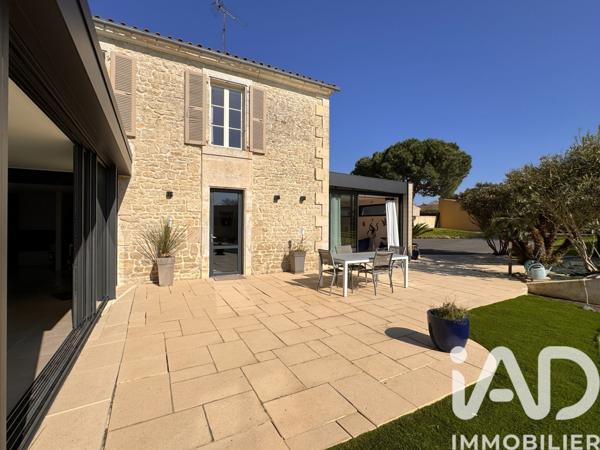 Maison à vendre 10 pièces 260 m² Fontenay-le-Comte