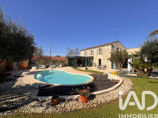 Maison à vendre 10 pièces 260 m² Fontenay-le-Comte