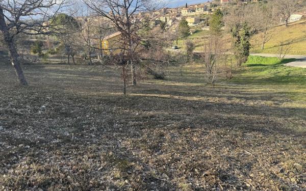 Terrain à vendre    Quinson