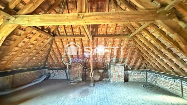 Rare Ferme au carré - nombreuses dépendances/Ecuries