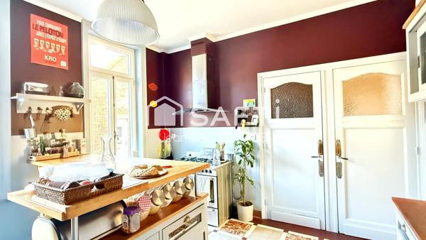 Rare Ferme au carré - nombreuses dépendances/Ecuries