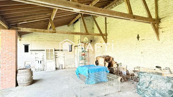 Rare Ferme au carré - nombreuses dépendances/Ecuries