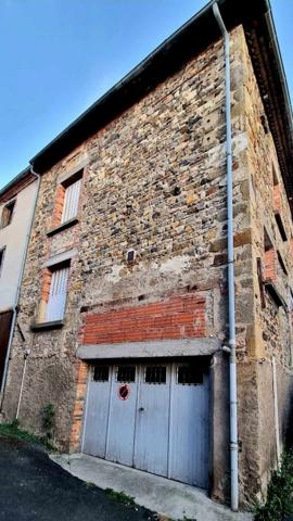 AGREABLE MAISON DE VILLAGE A RENOVER