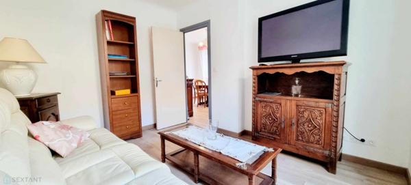 AGREABLE MAISON DE VILLAGE A RENOVER