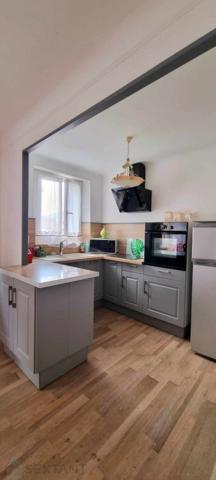 AGREABLE MAISON DE VILLAGE A RENOVER