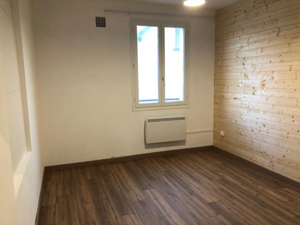 A LOUER - Appartement 2 chambres à LA CHEZE, proche de l'axe Loudéac/St Brieuc