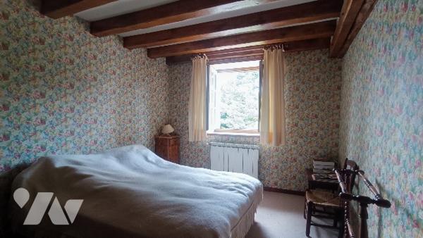 Lorrez-le-Bocage, maison à rafraichir de 141 m², 6  pièces, garage, chaufferie,  1200 m² de jardin.